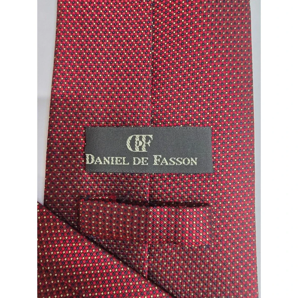 Daniel De Fasson Necktie Mens Burgundy Geometric 100% Silk Business Formal Wear